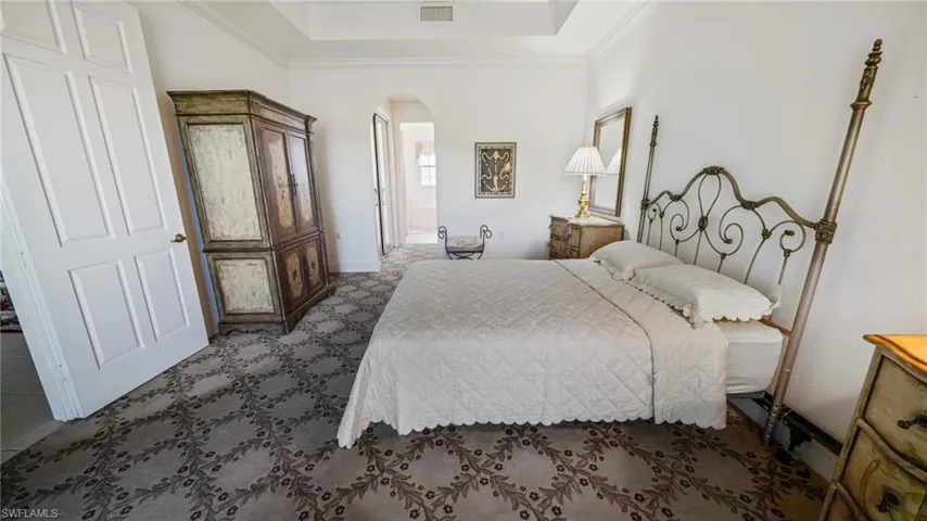 786  Regency Reserve  CIR, Naples, FL 34119