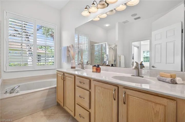 8923 Dartmoor Way, Fort Myers, Florida 33908