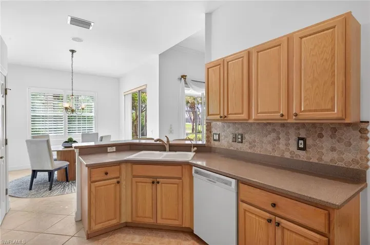 8923 Dartmoor Way, Fort Myers, Florida 33908