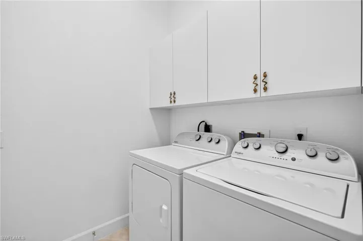 8923 Dartmoor Way, Fort Myers, Florida 33908