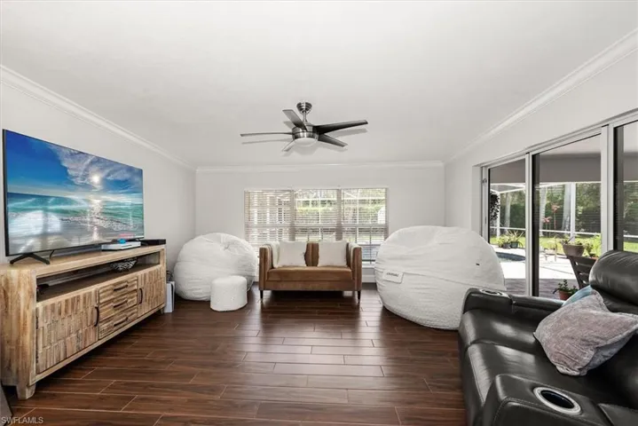 991 Aqua Ln, Fort Myers, Florida 33919
