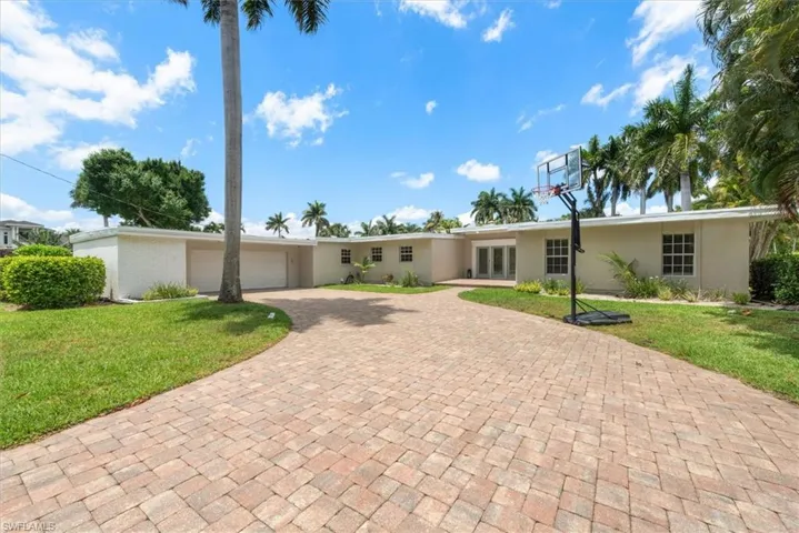 991  Aqua  LN, Fort Myers, FL 33919