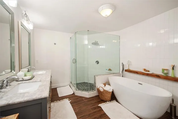 991 Aqua Ln, Fort Myers, Florida 33919