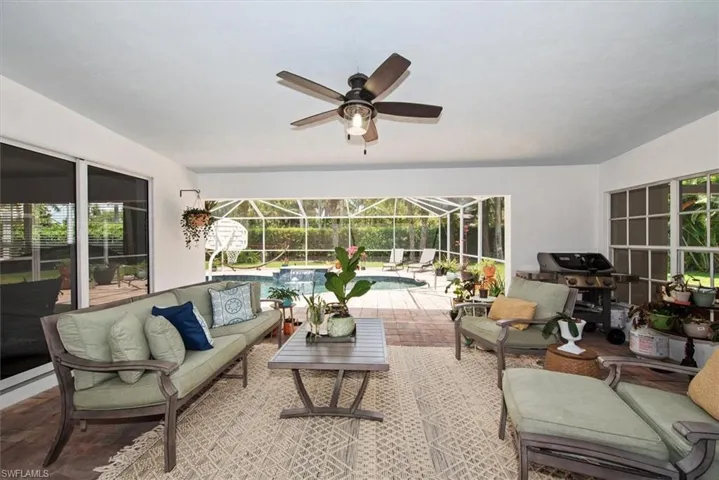 991 Aqua Ln, Fort Myers, Florida 33919