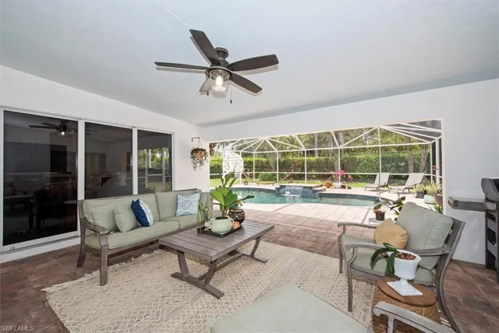 991 Aqua Ln, Fort Myers, Florida 33919