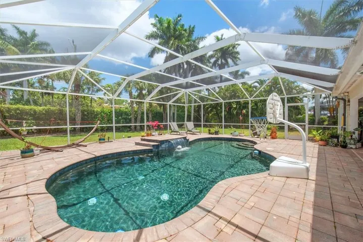 991 Aqua Ln, Fort Myers, Florida 33919