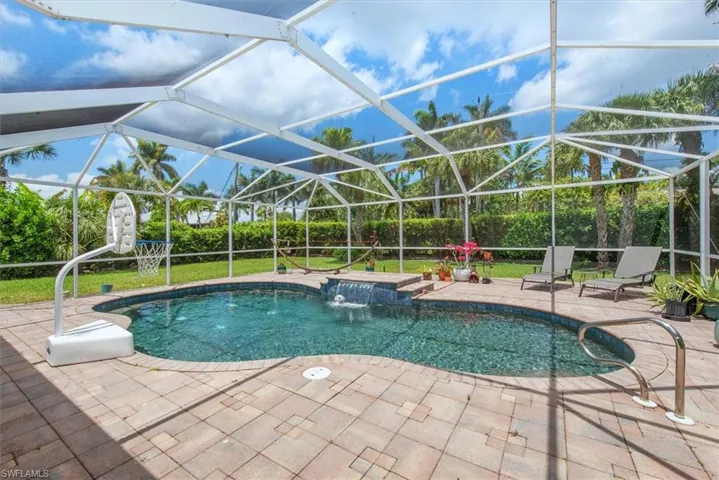 991 Aqua Ln, Fort Myers, Florida 33919