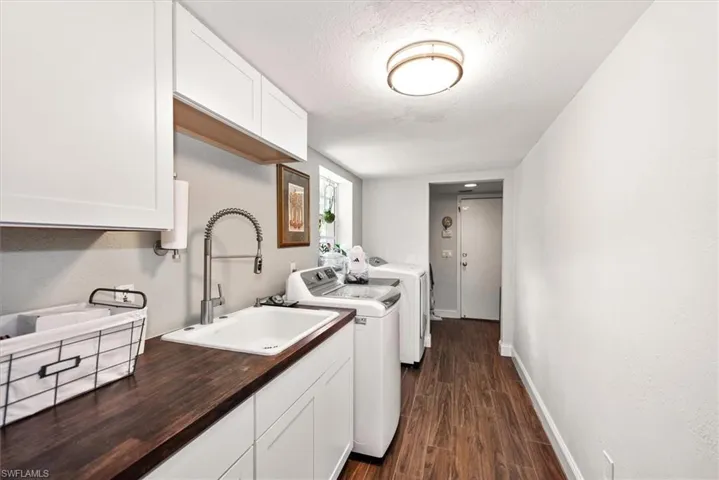 991 Aqua Ln, Fort Myers, Florida 33919