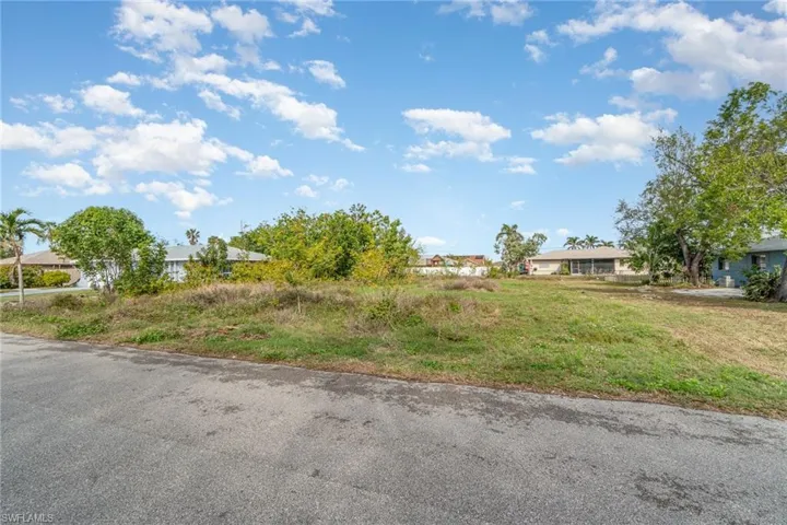 317 SE 32nd Ter