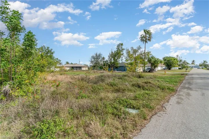 317 SE 32nd Ter