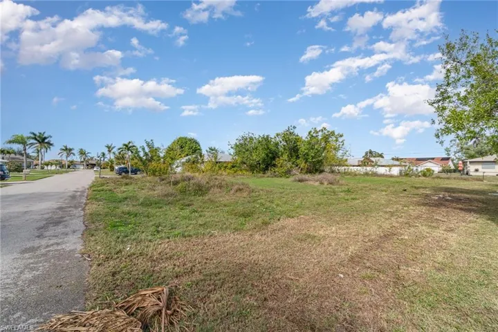 317 SE 32nd Ter