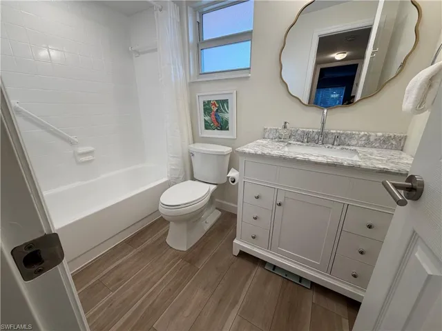 180 Turtle Lake Ct 206, Naples, Florida 34105