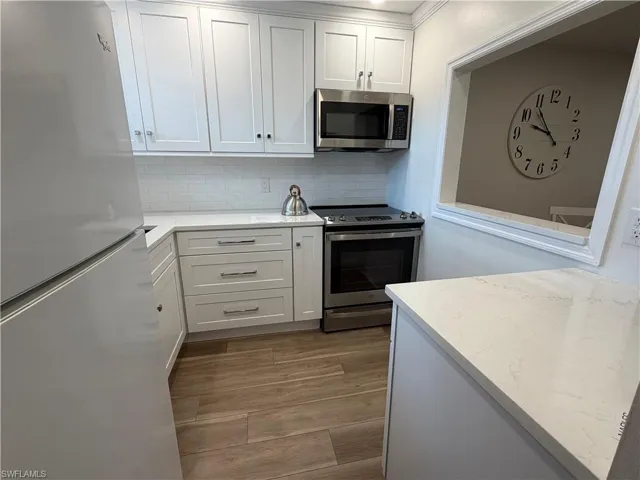 180 Turtle Lake Ct 206, Naples, Florida 34105