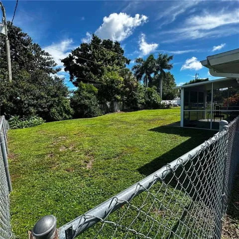 1517 Se 42nd St, Cape Coral, Florida 33904