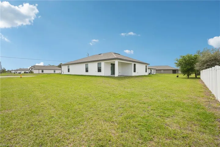 144  Blackstone  DR, Fort Myers, FL 33913