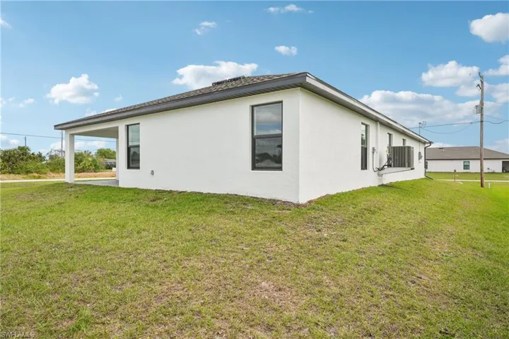 144  Blackstone  DR, Fort Myers, FL 33913
