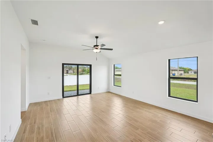 144  Blackstone  DR, Fort Myers, FL 33913