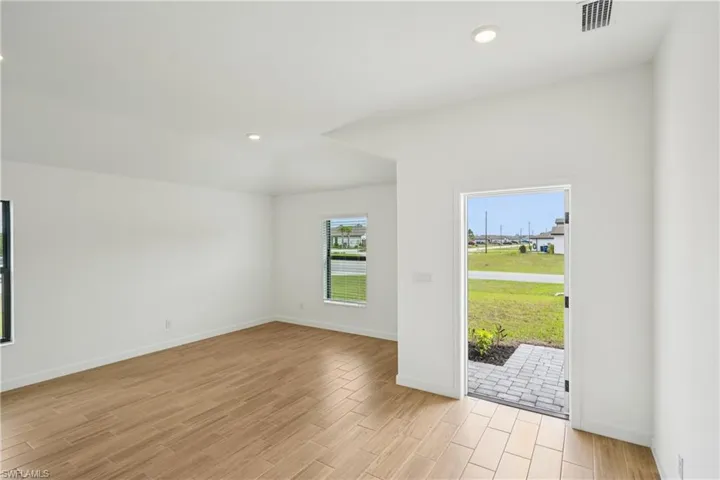 144  Blackstone  DR, Fort Myers, FL 33913