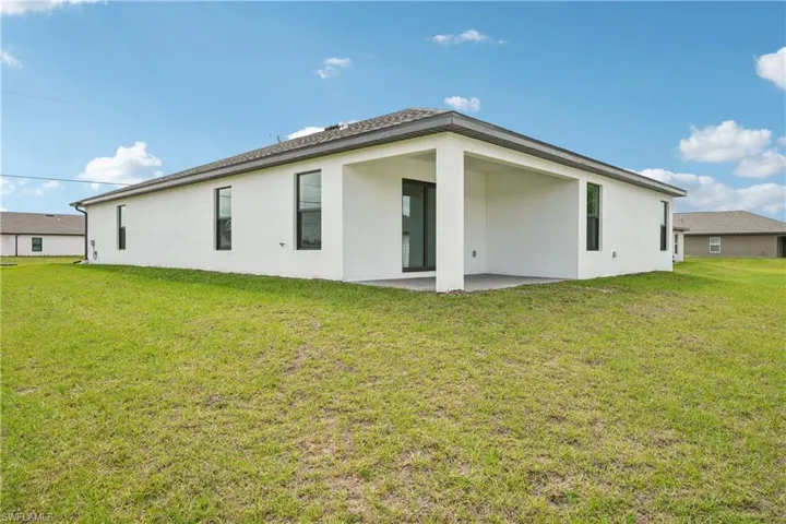 144  Blackstone  DR, Fort Myers, FL 33913