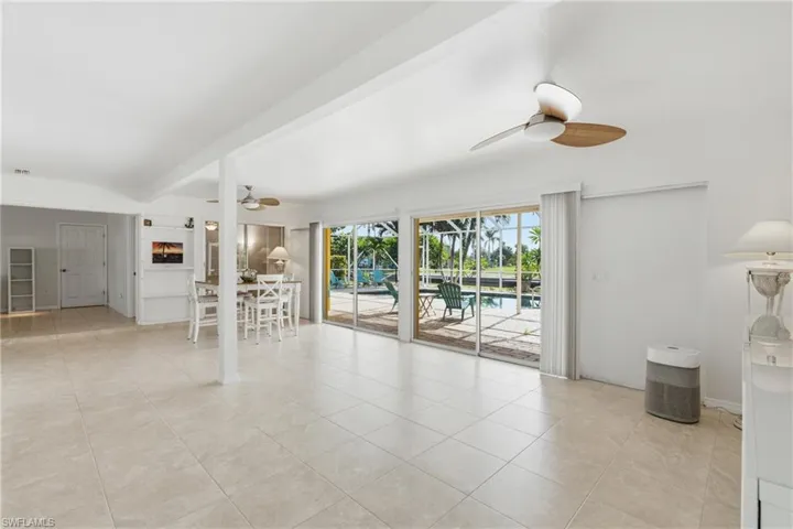 4933 Triton Ct W, Cape Coral, Florida 33904
