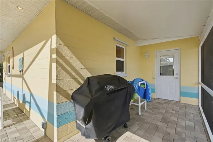 4933 Triton Ct W, Cape Coral, Florida 33904
