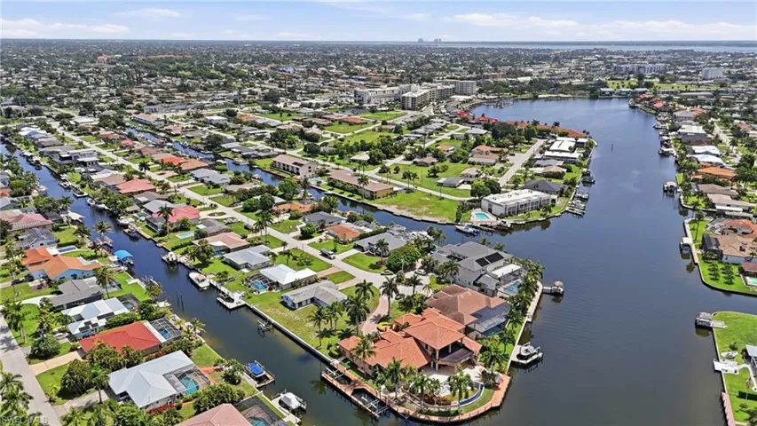 4933 Triton Ct W, Cape Coral, Florida 33904
