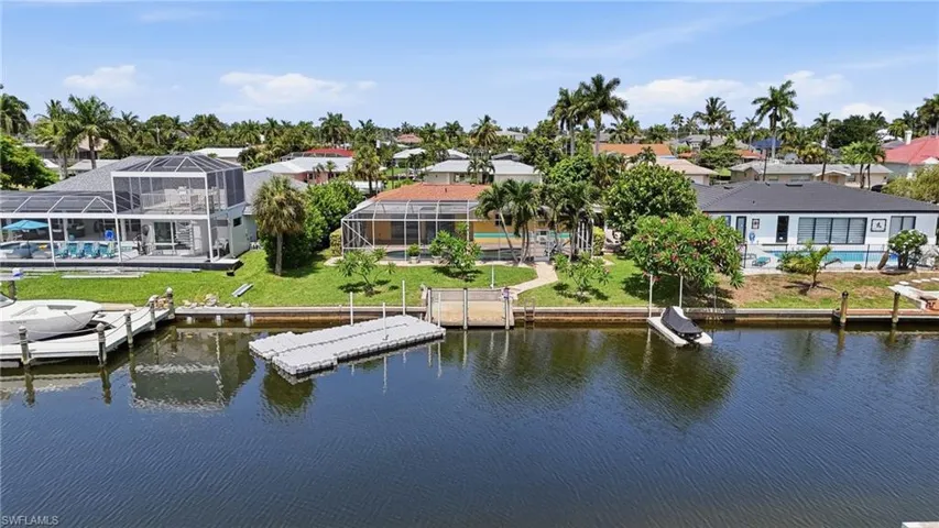 4933 Triton Ct W, Cape Coral, Florida 33904