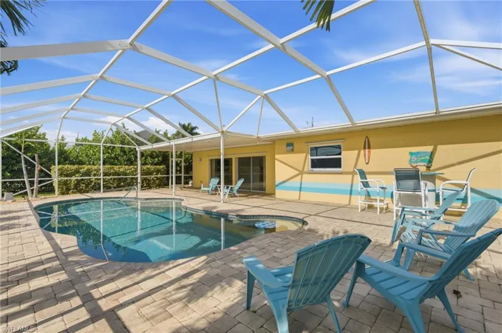 4933 Triton Ct W, Cape Coral, Florida 33904