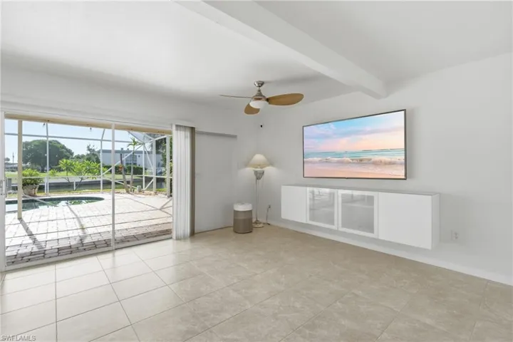 4933 Triton Ct W, Cape Coral, Florida 33904