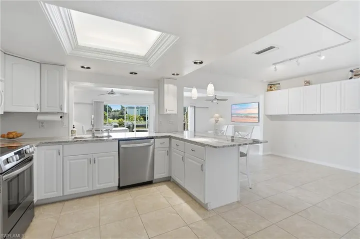 4933 Triton Ct W, Cape Coral, Florida 33904