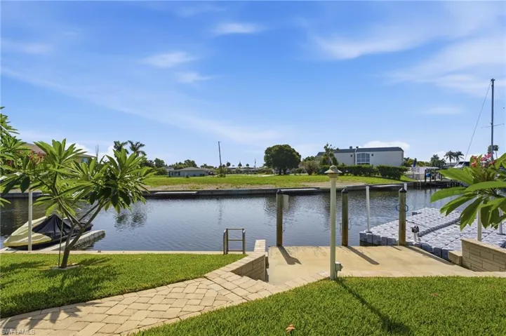 4933 Triton Ct W, Cape Coral, Florida 33904