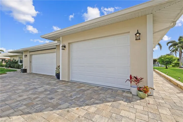 3 Car garage