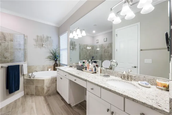 28152  Foxrock  CT, Bonita Springs, FL 34135