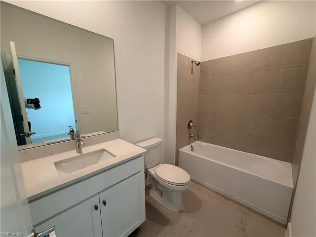 3917  Passion Vine  DR, Alva, FL 33920