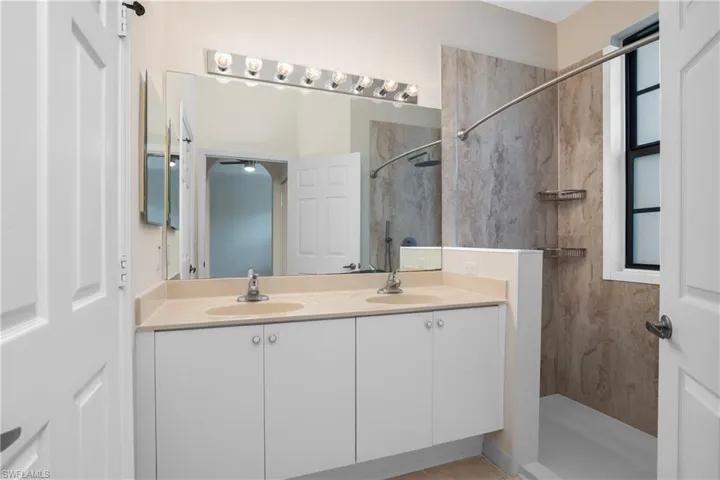 15186 Summit Place Cir, Naples, Florida 34119