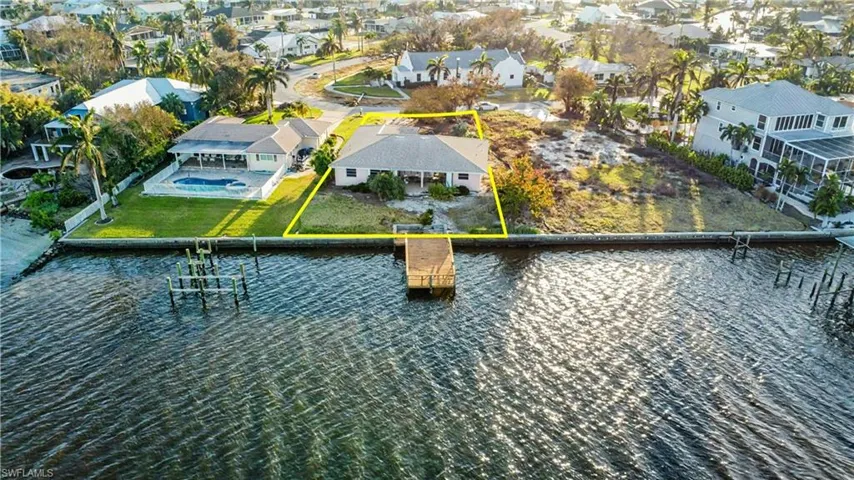 Exceptional location with deep-water frontage, ideal for boating enthusiasts - Virtually Edited Image