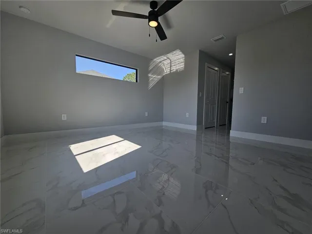 Empty room with ceiling fan