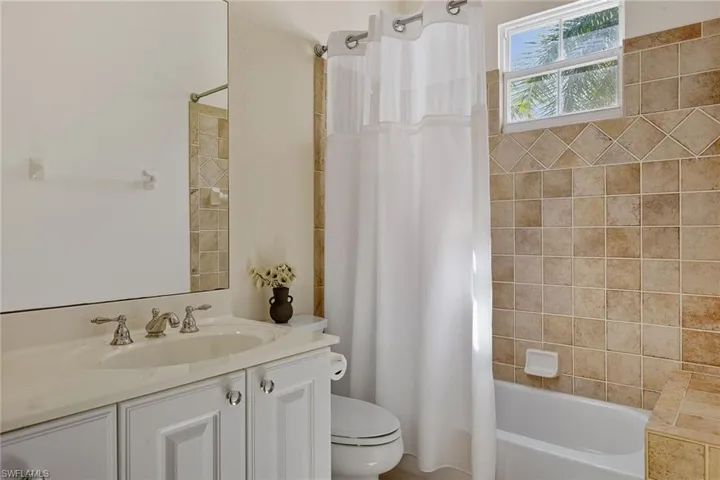 9110  Cascada  WAY, Naples, FL 34114