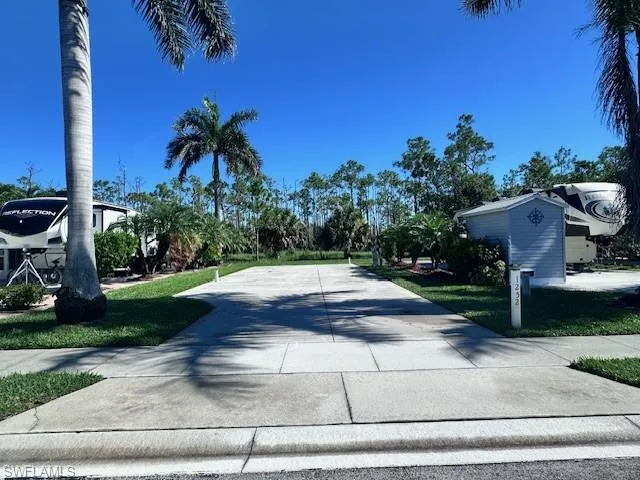 1252 Diamond Lake Cir, Naples, Florida 34114