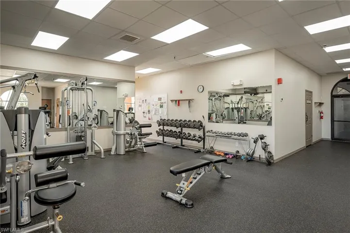 Exercise room with men and women sauna's and locker rooms