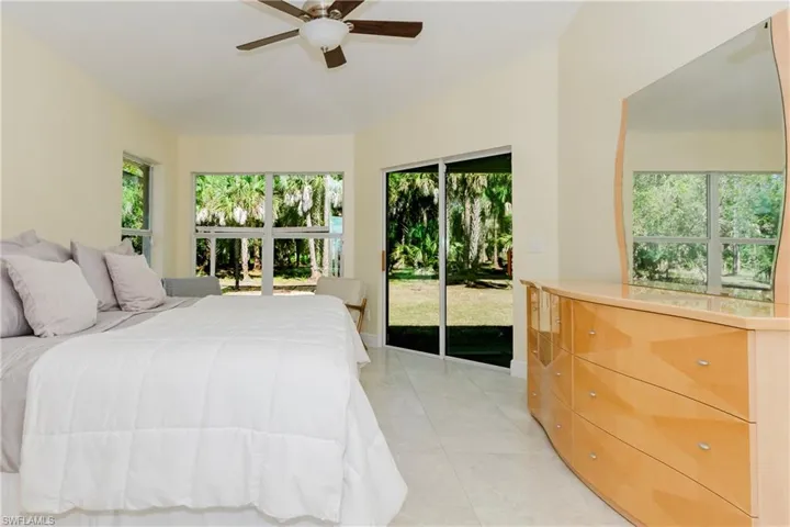 Master bedroom with access to lanai.