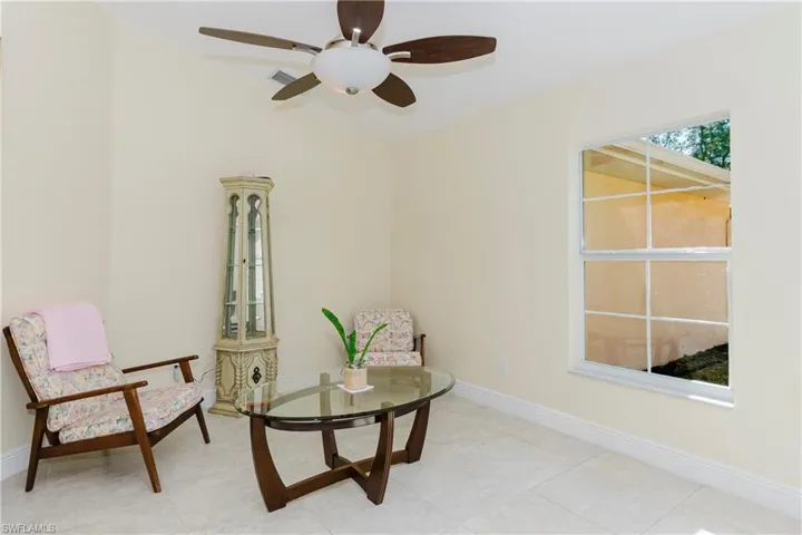 Open flex space / bonus room