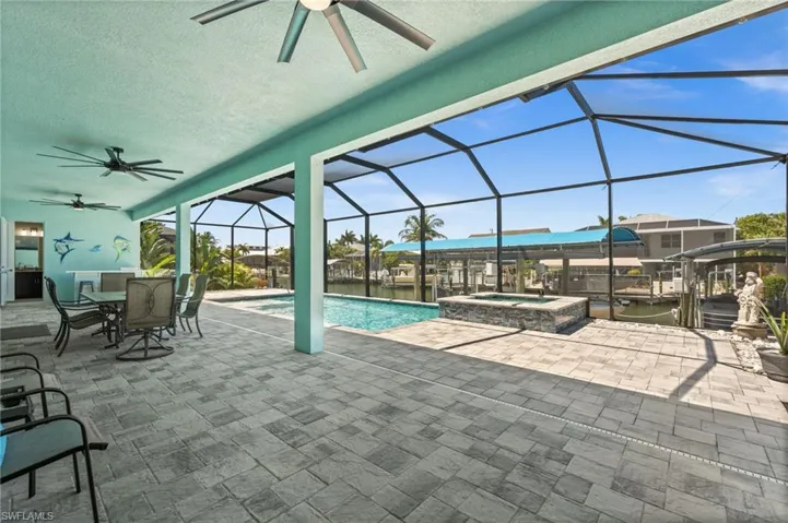 Spacious Lanai with Heated Salt Water Pool and Spa