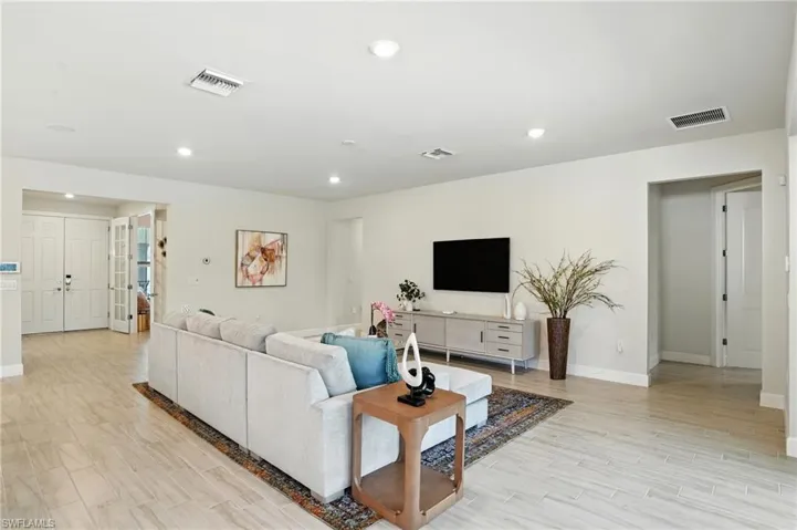 12905 Hadley Ct, Fort Myers, Florida 33913