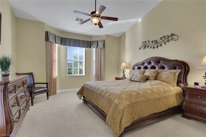 6397  Legacy  CIR, Naples, FL 34113