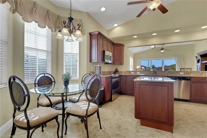6397  Legacy  CIR, Naples, FL 34113