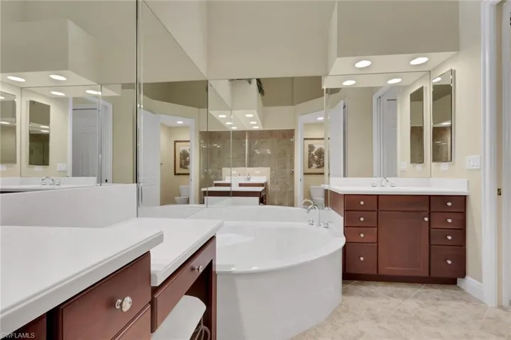 6397  Legacy  CIR, Naples, FL 34113