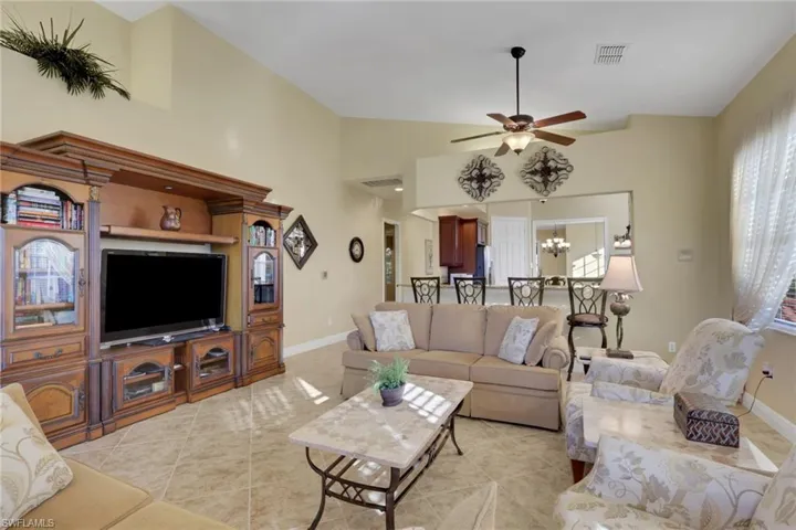 6397  Legacy  CIR, Naples, FL 34113