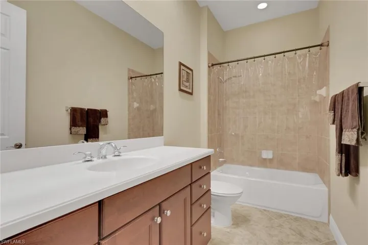 6397  Legacy  CIR, Naples, FL 34113