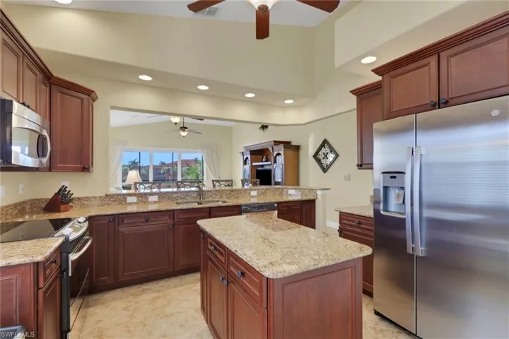 6397  Legacy  CIR, Naples, FL 34113